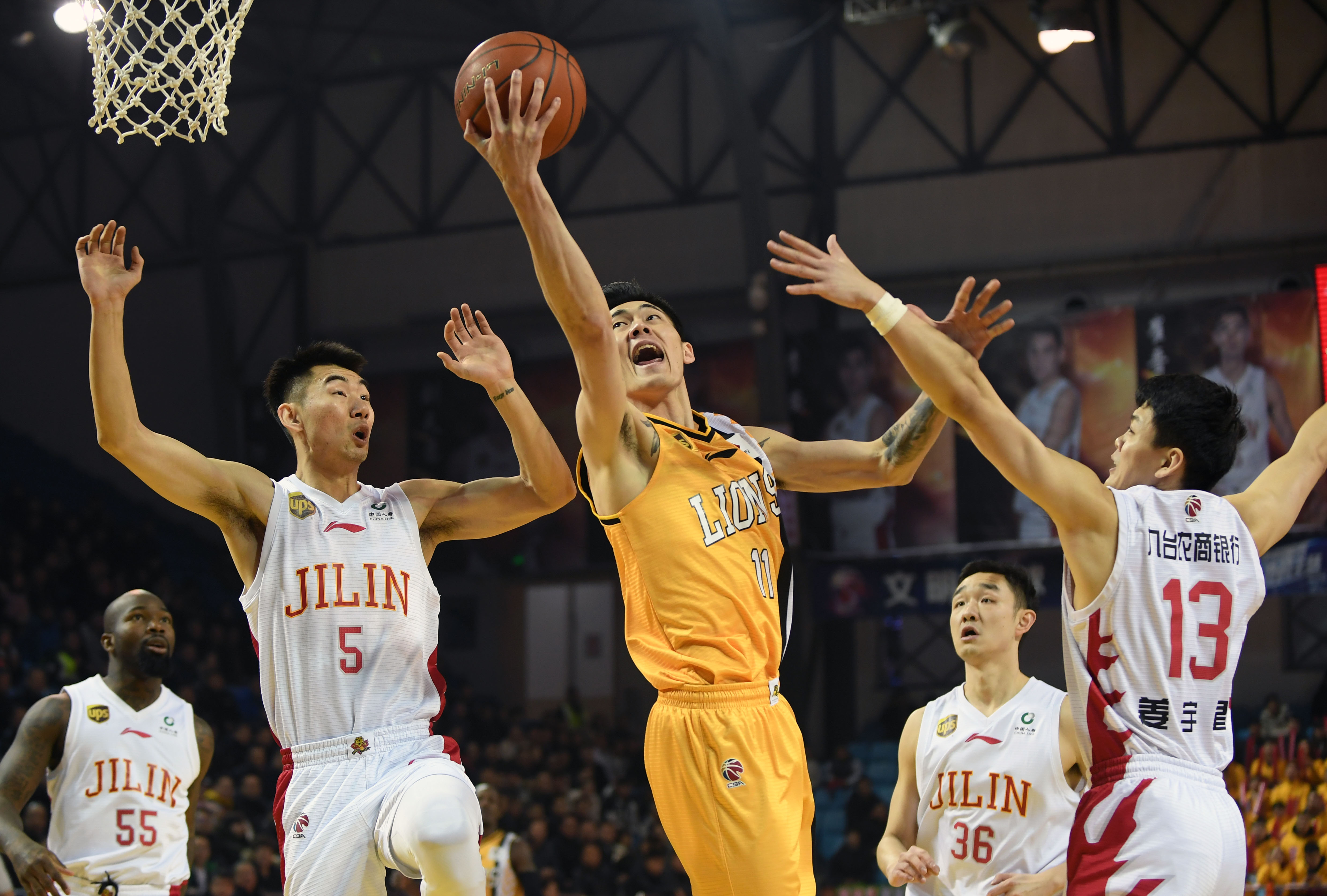 球送入网底 球送入网底