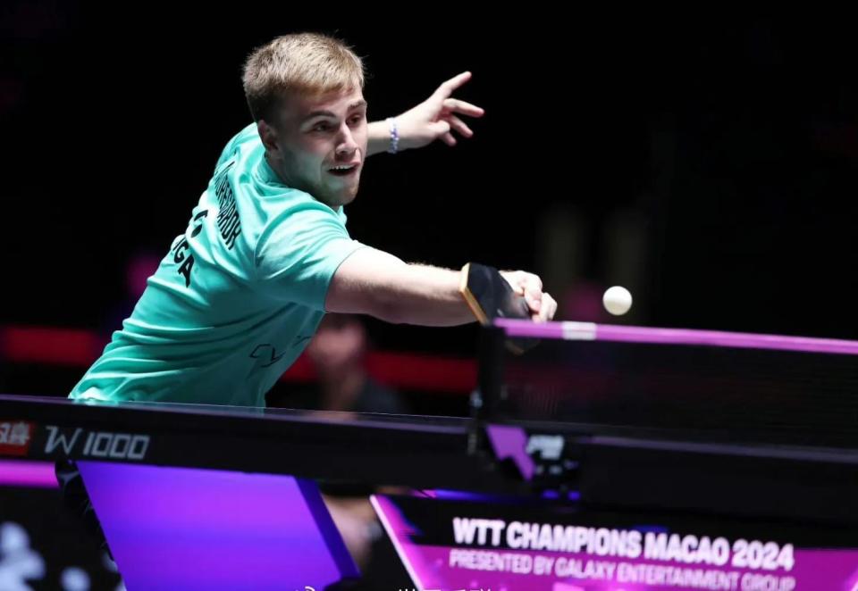 还是它背后 还是它背后