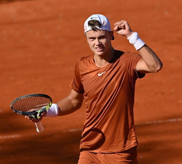 em